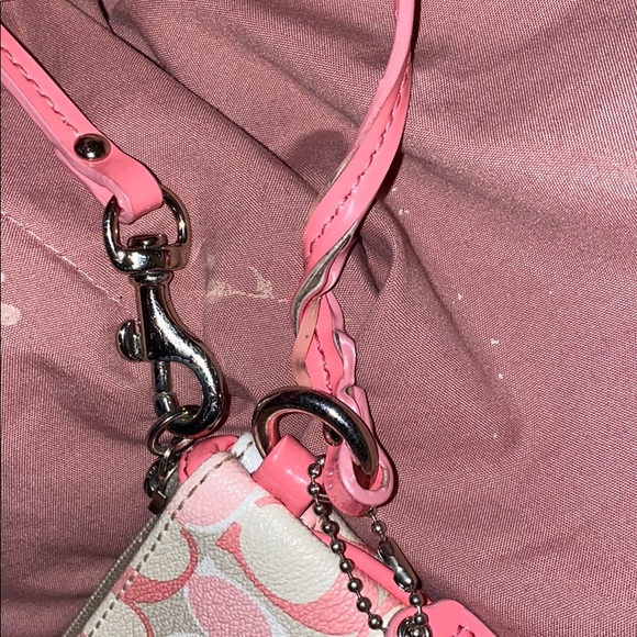 Coach wristlet - Picture 2 of 7